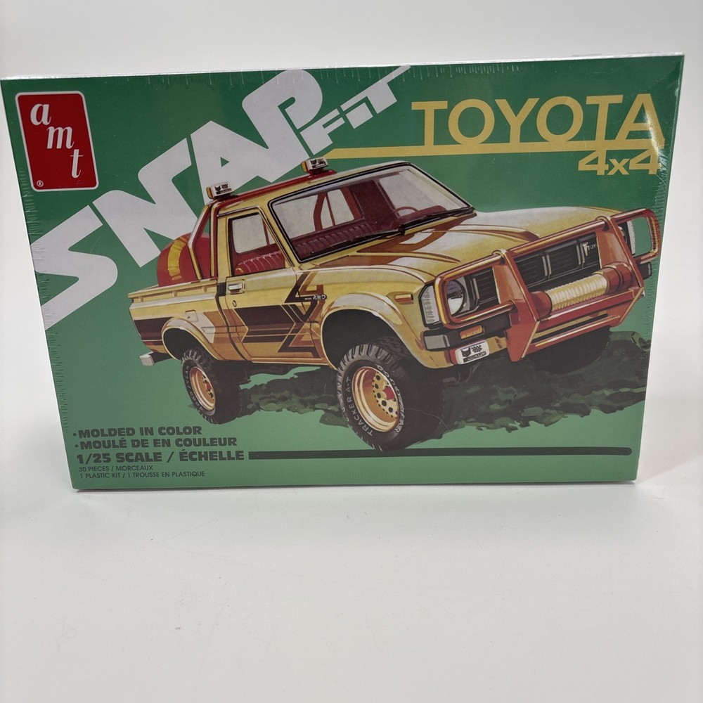 AMT Snap-fit 1980 Toyota Hilux SR5 4×4 Pickup Truck 1:25 Model Kit New Sealed