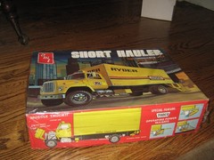 AMT Short Hauler Ford Louisville Line Truck w/body by Trailmobile