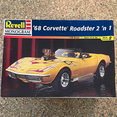 Revell Monogram ’68 Corvette Roadster 2 ‘n 1 1:25 Plastic Kit Skill 2 #2544