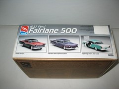 NEW AMT 1/25 1957 FORD FAIRLANE 500 KIT #8028