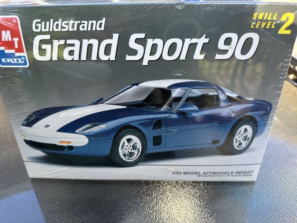 Guldstrand Corvette Grand Sport 90 AMT ERTL Plastic Model Car Kit 1/25 Scale
