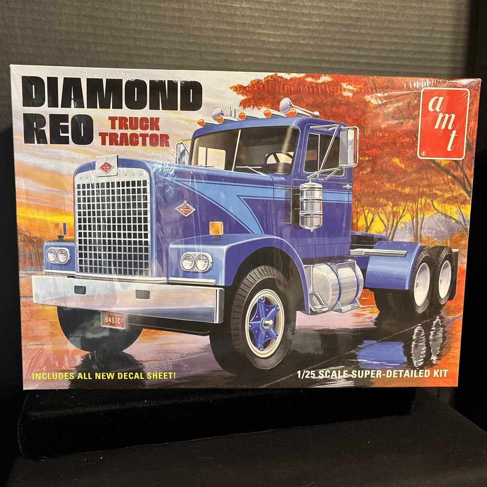 AMT 1500 DIAMOND REO TRUCK TRACTOR MODEL KIT-NIB-1/25 SCALE