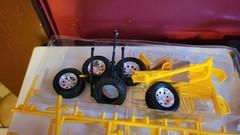 🔥 REVELL COMPLETE 1:24 JEEP CJ-7 Model Kit 1999 in Damaged Box Read Notes