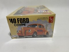 AMT 40 Ford Coupe Build 1 Of 3 Ways Retro Deluxe Car Plastic Model Kit Sealed