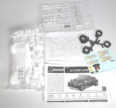 MONOGRAM “CLASSIC CRUISER” 32 FORD STREET ROD 1/24 #85-0882 New Open Box