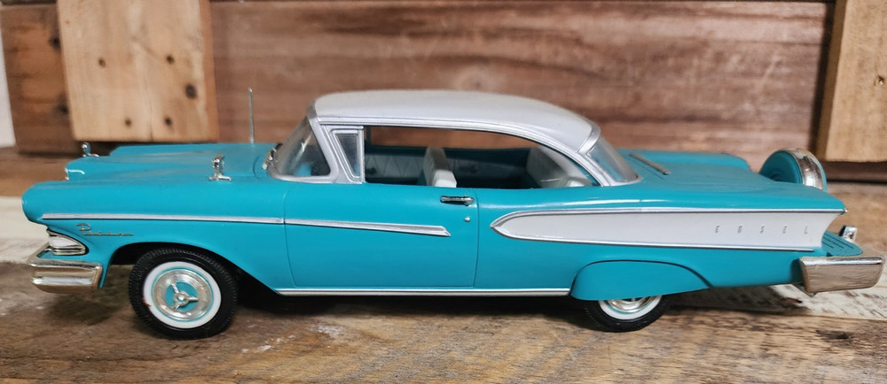 AMT Masterpiece 1958 Ford Edsel Pacer Scale 1:25 #31167