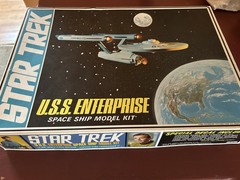 STAR TREK 1968. U.S.S. ENTERPRISE MODEL – BOX