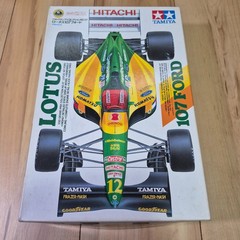 Tamiya 1/20 scale LOTUS 107 FORD Plastic model Kit