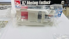 Model Kit 1967 Ford Mustang 2+2 Fastback AMT 1:25 Open Complete See Photos