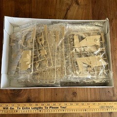 Meng Model SS-010 1/35 D9R Armored Bulldozer w/Slat Armor Model Kit