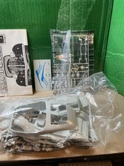 AMT ’32 Ford Vicky 1:25 Plastic Model Kit Molded in Color #6573 2905