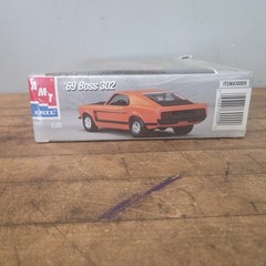 AMT/Ertl’69 Boss 302 Pre-Painted Metal Body 1998 1:25 Model Kit Sealed Mustang