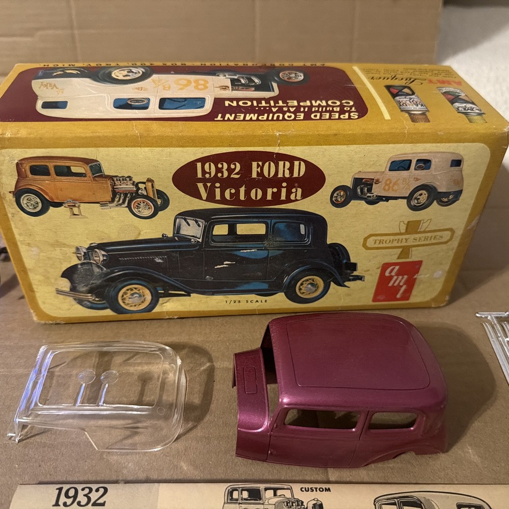 ORIGINAL VINTAGE AMT 32 FORD VICTORIA TROPHY SERIES KIT Body Painted Complete