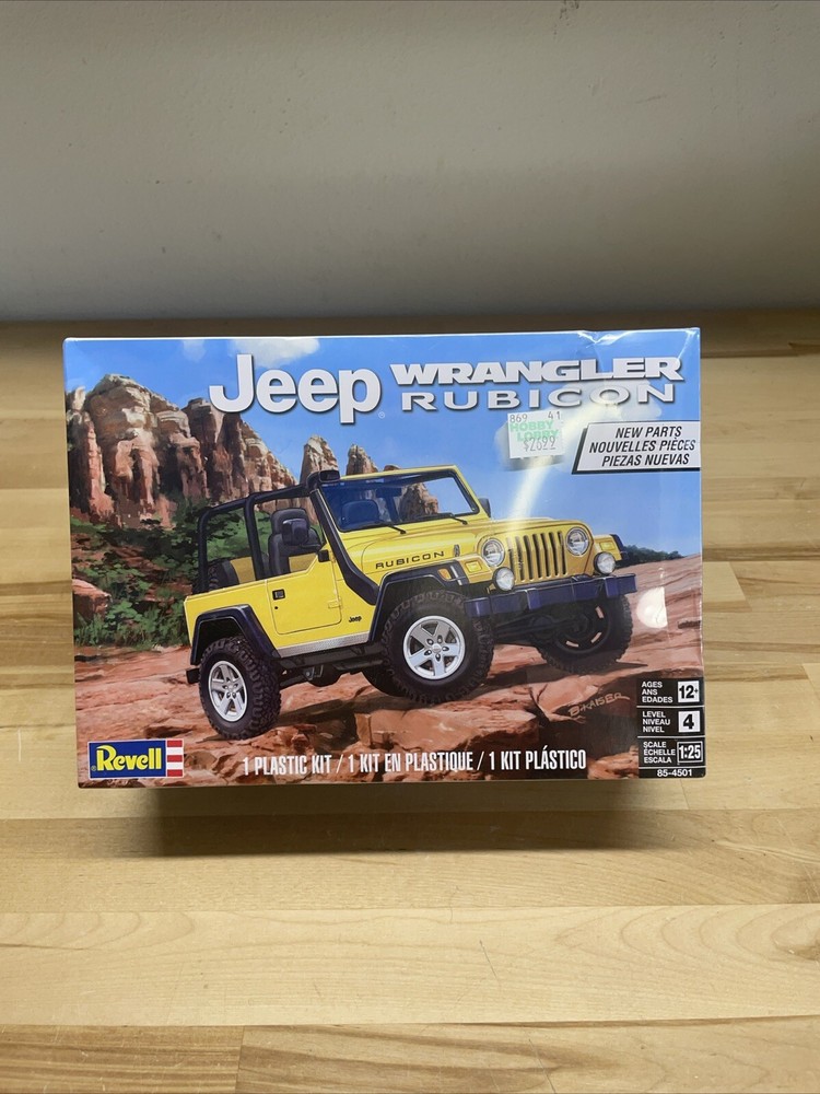 REVELL 85-4501 JEEP WRANGLER RUBICON MODEL KIT NIB 1:25 SCALE