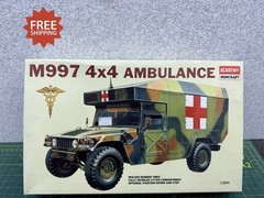 Academy Minicraft 1/35 Scale M997 4×4 Ambulance US Army Model HMMWV Kit 1352