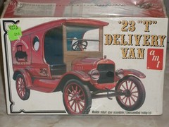 AMT 1/25 Scale ’23 “T” Delivery Van – Factory Sealed
