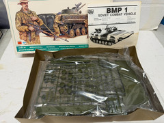 BMP1 With Russian Soldiers Military Model Kit 1/35 ESCI ERTL New Open Box