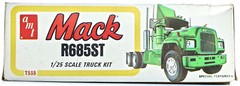 Vintage AMT USA 1/25 Mack R685ST Truck Tractor Cab Classic Plastic Model NIB