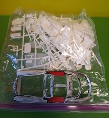AMT 2304 Mercedes Benz 300 SL Gullwing 1:25 Scale Model kit *OPEN BOX*
