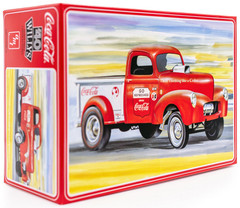 AMT “Coke” 1940 Willys Pickup Truck Gasser 1:25 Model Car Kit 1145 BOX DAMAGE