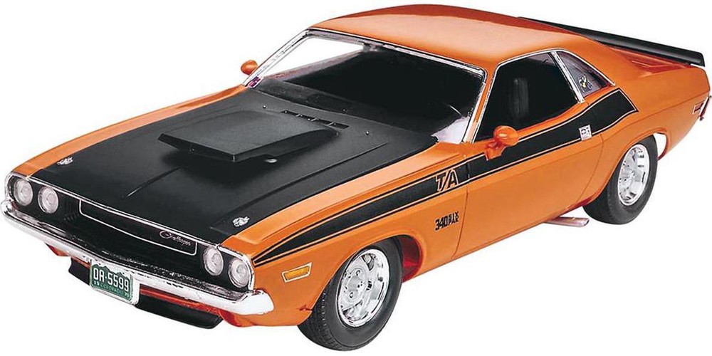 1970 Dodge Challenger T/A Streetburner 2-in-1 1/24 Scale Level 4 Model Kit