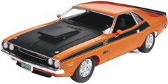 1970 Dodge Challenger T/A Streetburner 2-in-1 1/24 Scale Level 4 Model Kit