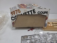 MPC Model 1975 Corvette Coupe Model Kit #1-7505 Vintage 1/25 Ready To Build