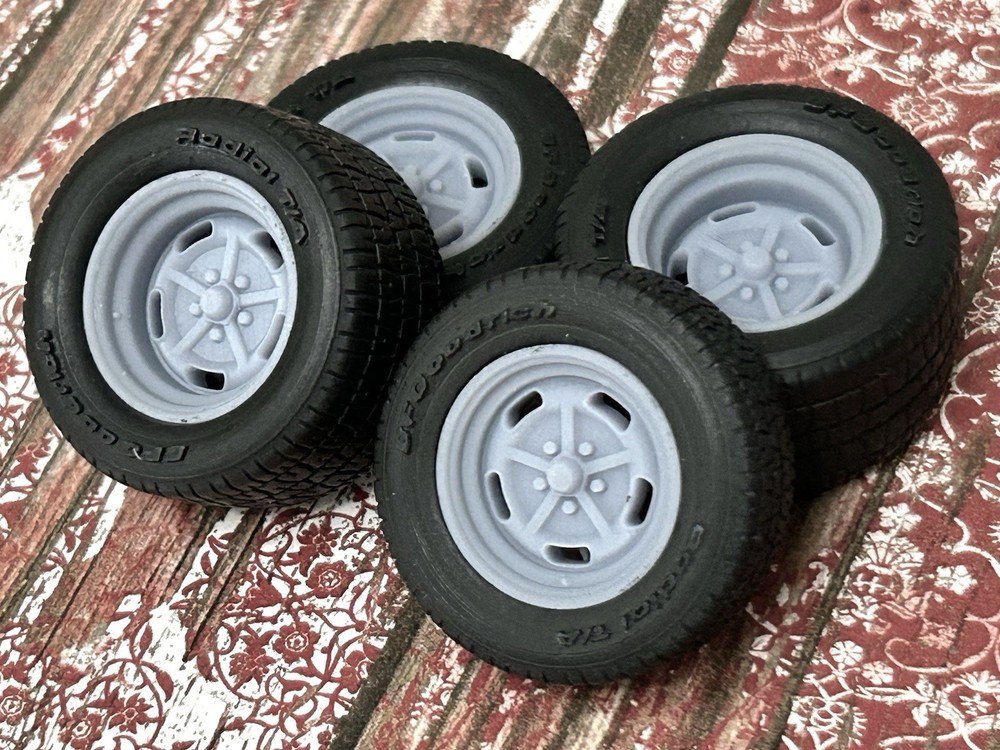1/24 Scale: 15-inch “A.R. Salt Flat Special” Resin Wheels W/ Wide Rear Tires