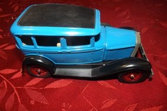 HUBLEY FORD 4 DOOR SEDAN METAL MODEL KIT HOT ROD PARTS REPAIR 1:20 JUNKYARD BLU