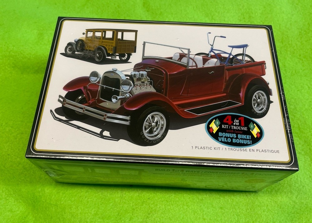 AMT 1/25 Ford Woody Or Pick Up Sealed Plastic Model Kit AMT1269M/12