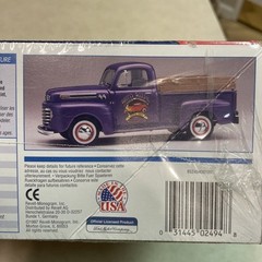 Revell Monogram ‘50 FORD CUSTOM PICKUP Scale 1:25 Model Kit 85-2494 NEW SEALED