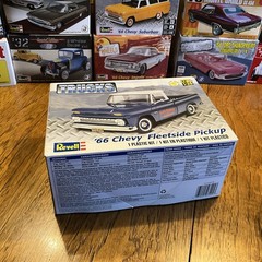 Revell 1/25 1966 Chevy Fleetside Pickup Plastic Model Kit