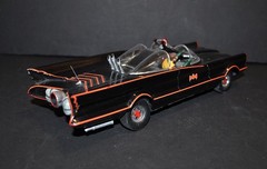Polar Lights #881 The Batmobile Deluxe Edition 1/25 Scale Plastic Model Kit