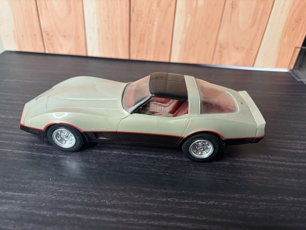 Vintage 1982 Chevy Corvette Collector Edition 1:25 Promo Model MPC Silver Black