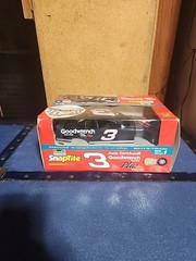 Revell Snaptite # 3 Dale Earnhardt Model Kit, New slightly stressed box 85-1311