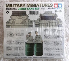 35026 400 Jerry Can Set miniatures