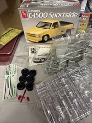 AMT/Ertl Chevrolet C-1500 Sportside Pickup Truck 1/25 Model Kit NEW Open Box 90