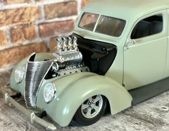 Resin Supercharged V-12 Flathead engine for scale model cars, 1/24 1/25 scale.