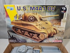 Dragon 1/35 Scale U.S. M4A1 DV Tank Model Kit #6618 COMPLETE IN BOX!!