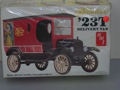 AMT 1/25 Scale Budweiser ’23T Delivery Van – Factory Sealed
