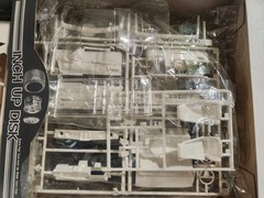 Fujima BMW 320i 2 Door 5 Seat Saloon 1:24 Model Car Kit