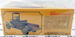 1:25 Scale 1923 Ford Model T Depot Hack Plastic Model Kit – AMT #1237/12