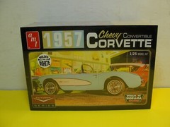 AMT 1016 1957 Chevy Corvette in Aqua KIT 1/25 Sealed