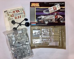 Monogram “World of Outlaws” Sprint Cars 1:24 Scale Plastic Model Kits Lot of 4