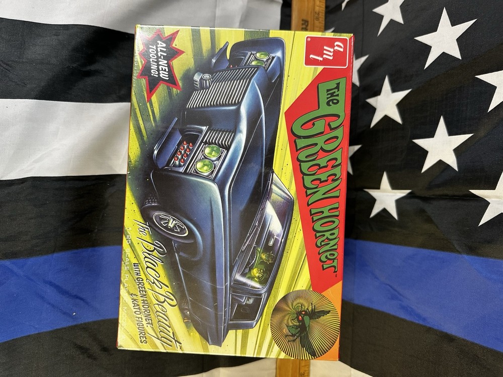 AMT AMT1271/12 The Green Hornet Black Beauty: Model Kit 1/25 Scale