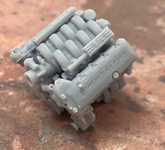 1:24 Scale: Ford Engine Pack; 3 Engines: Coyote 5.0, GT350 VooDoo;Custom Lincoln