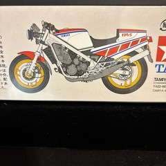 TAMIYA 14037 YAMAHA RSV 500R MOTORCYCLE MODEL KIT-NIB-1/12 SCALE