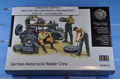 Master Box 3560 German Motorcycle Repair Crew 1/35