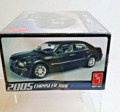 2019 AMT 1:25 Model Kit ~ 2005 CHRYSLER 300C Black ~ NEW SEALED