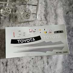 Lindberg Toyota 4×4 Pickup Truck 1/20 Scale Plastic Model Kit 72506 – Open box